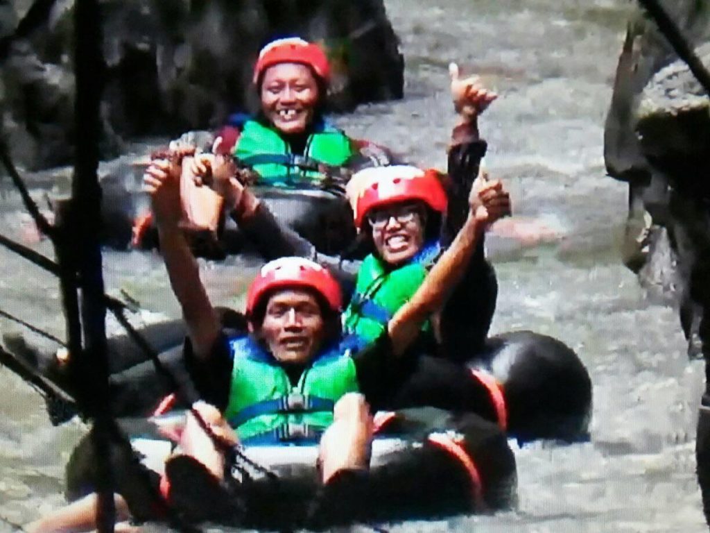 Uji Nyali Dengan Gembira Di Karst Tubing Sedayu